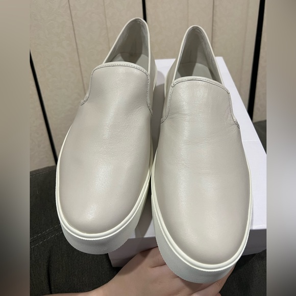 NEW VINCE leather slip on brenden shoes
